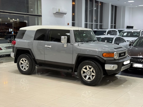 Manama, Vehicles, Cars & Trucks , BHD 10900,  Toyota FJ-Cruiser,  2020,  Automatic,  130000 KM,    (Grey)
