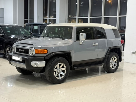 Manama, Vehicles, Cars & Trucks , BHD 10900,  Toyota FJ-Cruiser,  2020,  Automatic,  130000 KM,    (Grey)