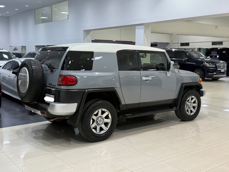 Manama, Vehicles, Cars & Trucks , BHD 10900,  Toyota FJ-Cruiser,  2020,  Automatic,  130000 KM,    (Grey)