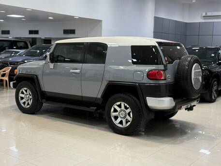 Manama, Vehicles, Cars & Trucks , BHD 10900,  Toyota FJ-Cruiser,  2020,  Automatic,  130000 KM,    (Grey)