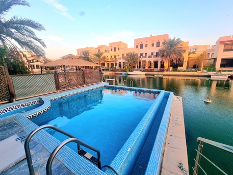 Amwaj Islands, Villas, BHD 950,  Furnished,  250 Sq. Meter,  Beautiful 3 BR Fully Furnished Villa With Private Pool & Lagoon Access &ndash; Floating City,