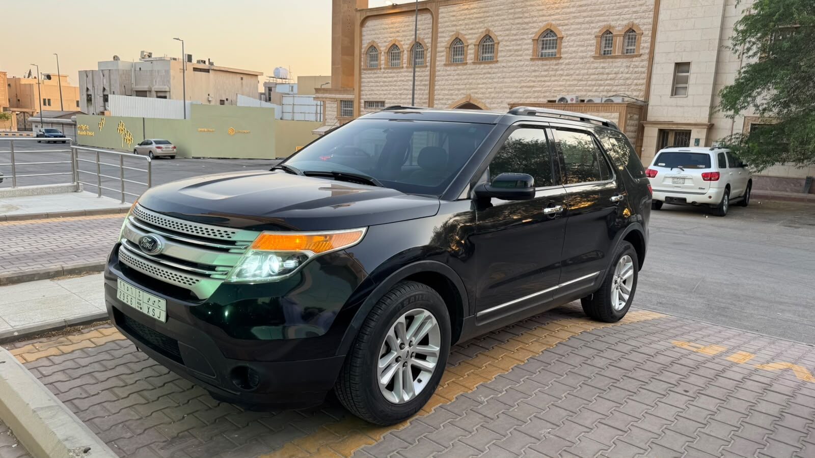 Riyadh, Vehicles, Cars & Trucks , SAR 42000,  Ford Explorer,  2014,  Automatic,  237450 KM,   - 2nd Owner