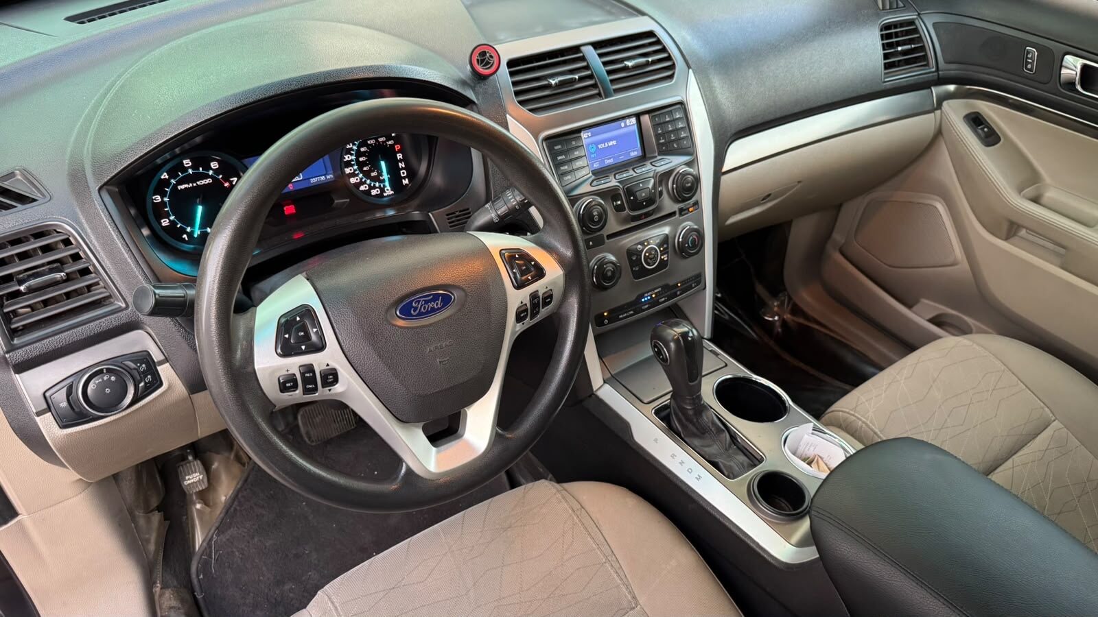 Riyadh, Vehicles, Cars & Trucks , SAR 42000,  Ford Explorer,  2014,  Automatic,  237450 KM,   - 2nd Owner