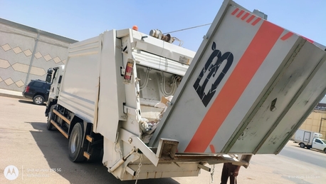Riyadh, Jobs, Hiring Garbage Compactor Truck Driver