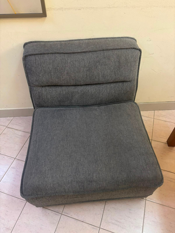 Manama, Furniture, BHD 25,  Dining Table + 2pc Sofa Set