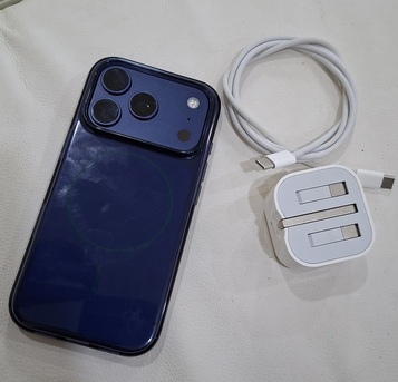 Juffair, Mobile Phones, BHD 375,  IPhone 17 Pro 256GB New Condition Without Any Contract