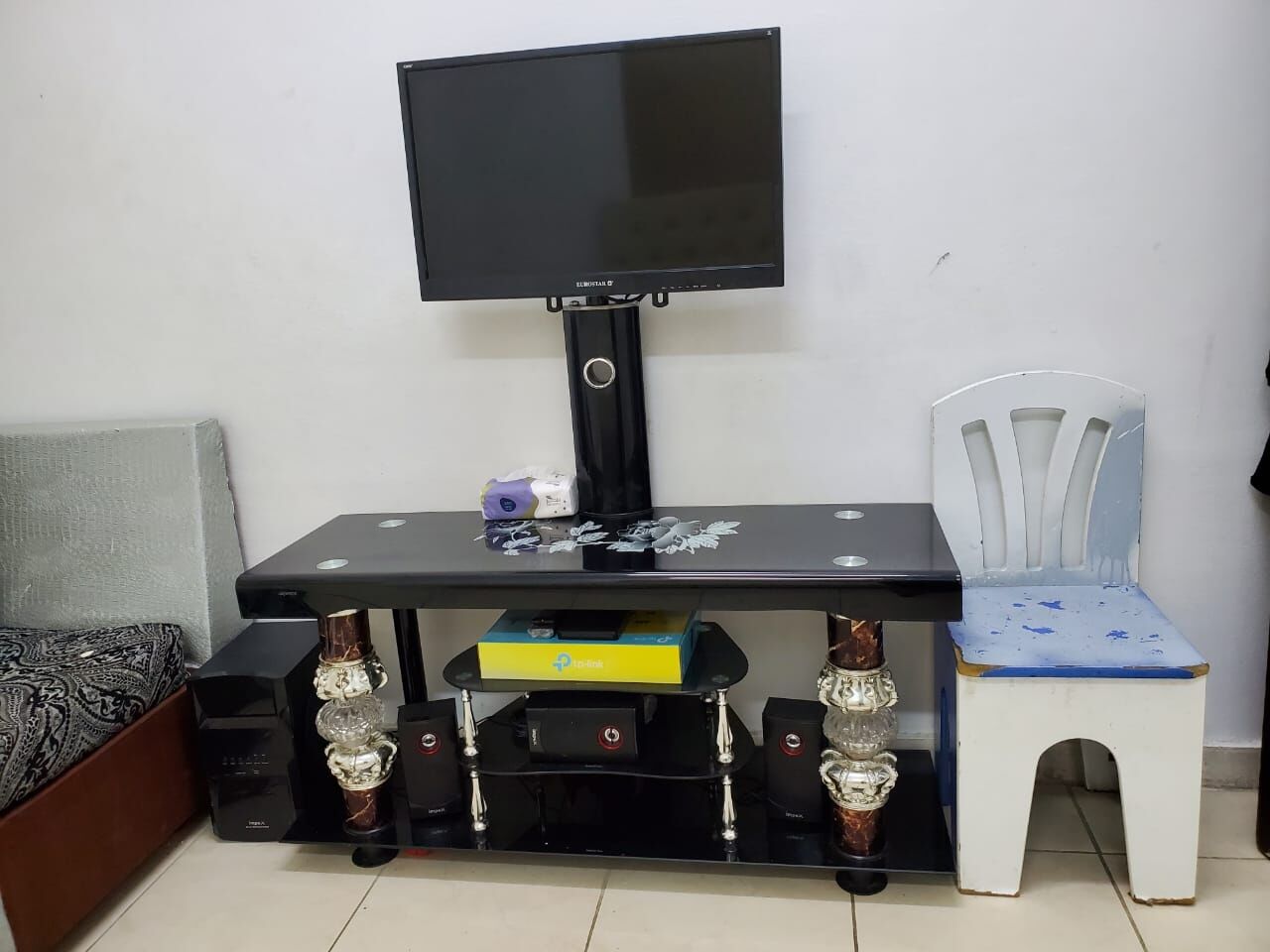 Mushrefah, Furniture, SAR 4000,  Double Bed ,sofa Set, Dining Table ,shoe Rack