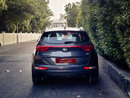 Manama, Vehicles, Cars & Trucks , BHD 1,  Kia Sportage,  2018,  Automatic,  98000 KM,  1.6 ENGINE MID OPTION