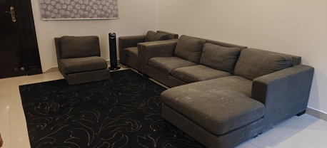 Riyadh, Furniture, SAR 800,  Home Centre Sofa Set With Carpet