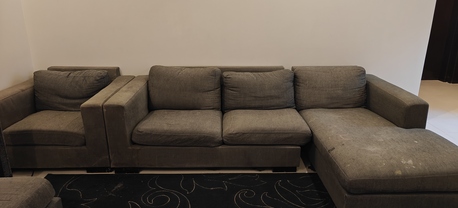 Riyadh, Furniture, SAR 800,  Home Centre Sofa Set With Carpet