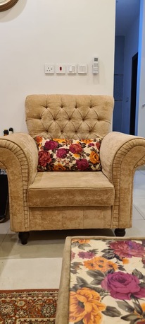 Al Malaz, Furniture, SAR 1900,  7 Seater Sofa With Beautiful Centre Table & Cushions
