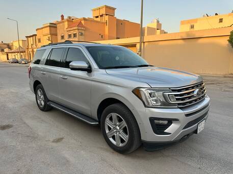 Riyadh, Vehicles, Cars & Trucks , SAR 95000,  Ford Expedition XLT,  2019,  Automatic,  200000 KM,    Edition With Panorama Sunroof N 4x4 Mid Options (2nd Owner) Good
