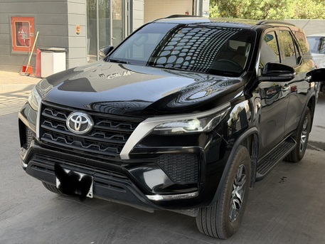 Riyadh, Vehicles, Cars & Trucks , SAR 99000,  Fortuner 4x4 For Sale,  2023,  Automatic,  104000 KM,  Black Fortuner For Sale  4x4