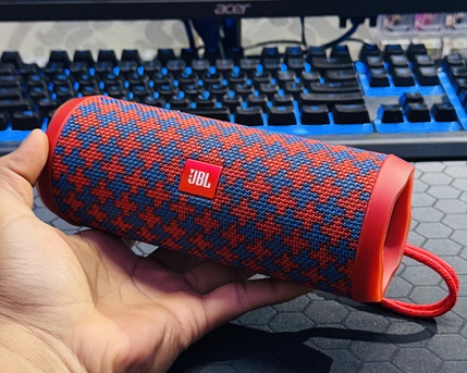 Juffair, Home Audio, BHD 32,  JBL Flip 4 Portable Bluetooth Speaker Original