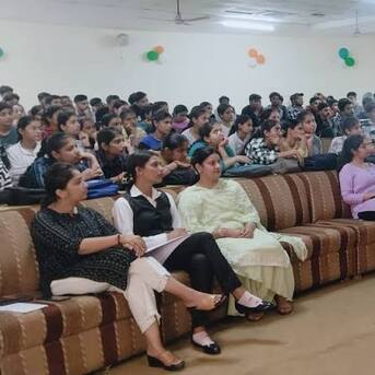 Mumbai, Education, GNI Mullana