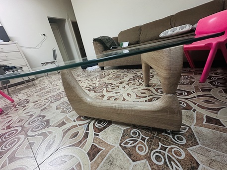 Thuqbah, Furniture, SAR 100,  Glasstop Teapoy