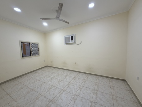 Gudaibiya, Apartments, Flats, Houses & Villas, BHD 170/year,  1 BR,  Semi Furnished 1 Bedroom Apartment