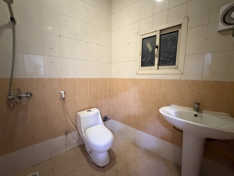 Gudaibiya, Apartments, Flats, Houses & Villas, BHD 170/year,  1 BR,  Semi Furnished 1 Bedroom Apartment