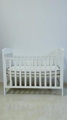 Yanbu, Furniture, SAR 200,  Baby Crib For Sale Hardly Use 10 To 15 Days With Matress