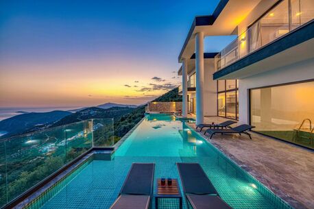 Dubai, Travel, Discover Marriott Marbella Beach Resort