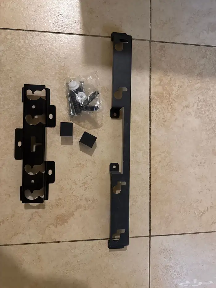 Riyadh, Furniture, SAR 10,  For Sale: Professional TV Wall Mount Bracket (New/Excellent Condition)