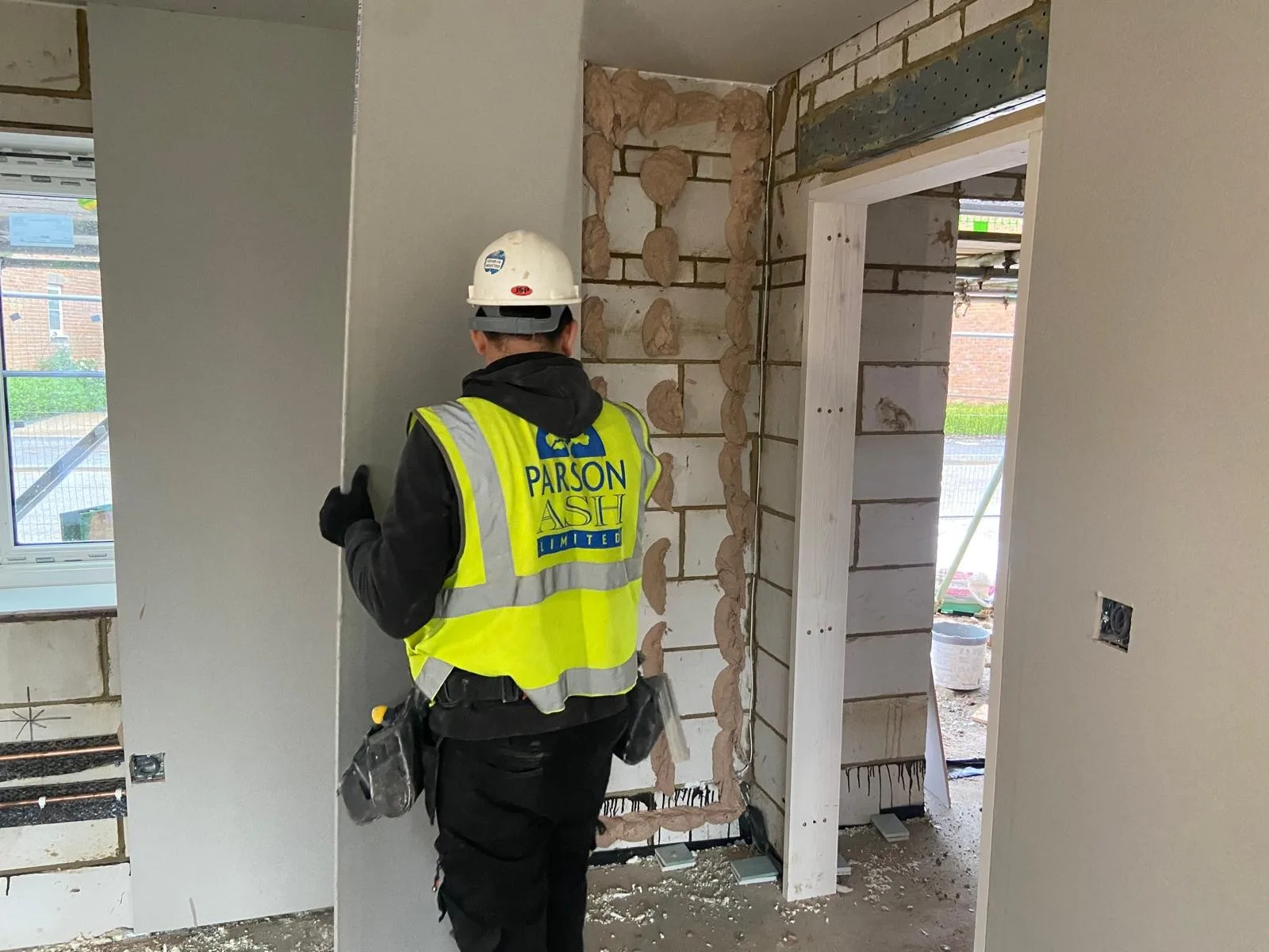 London, Heavy Equipment, Dry Lining Guildford For Commercial Construction Projects