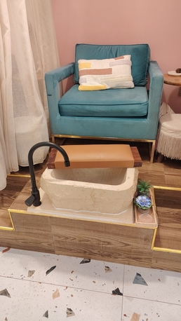 Al Khuzama, Household, سباک