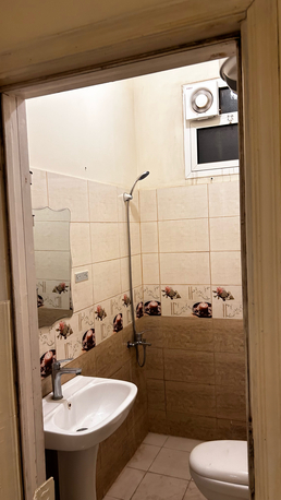 Al Malaz, Housing Exchanges, SAR 35000/year,  3 BR,  3bhk With Fixed Parking, For Family Immediately Available