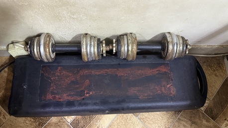 Riyadh, Sporting Goods, SAR 650,  🏋️ Adjustable Dumbbell Set + Workout Bench & Gas Cylinder For Sale