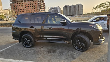 Mushrefah, Vehicles, Cars & Trucks , SAR 230000,  Lexus LX 570 KURO Black Edition Full Optoin Year 2018,  2018,  Automatic,  225 KM,