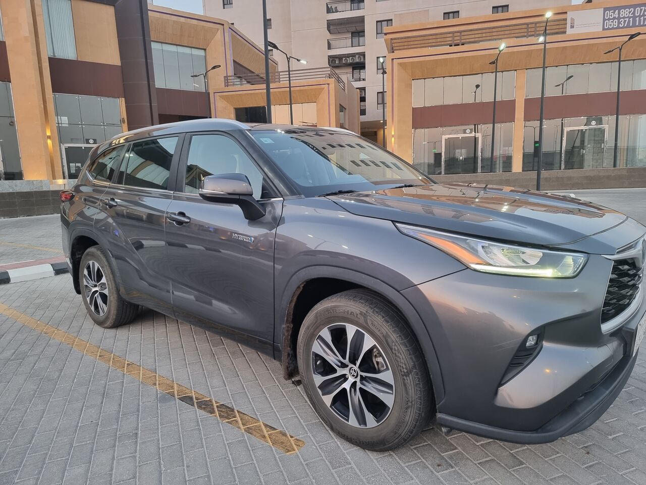 Dammam, Vehicles, Cars & Trucks , SAR 129500,  Toyota Highlander Hybrid,  2023,  Automatic,  27000 KM,  Toyota Highlander  GLE
