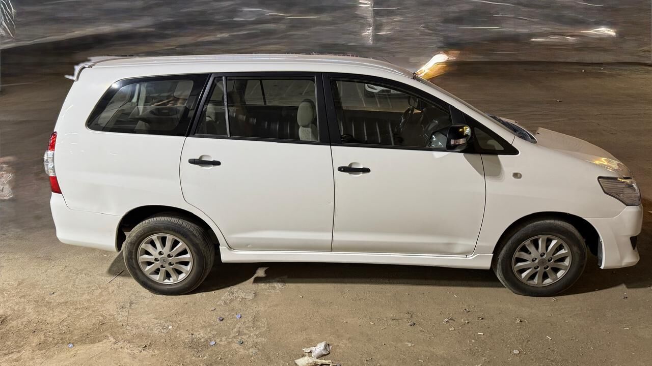 Riyadh, Vehicles, Cars & Trucks , SAR 38500,  TOYOTA INNOVA,  2016,  Automatic,  300 KM,  MID OPTION