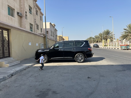 Jubail, Vehicles, Cars & Trucks , SAR 55000,  Nissan Patrol,  2014,  Automatic,  280000 KM,  Urgent Sale Nissan Petrol Good Condition Black Color