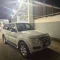 SAR 40000,  Mitsubishi Pajero 2016,  2016,  Automatic,  300000 KM,  Pajero Executive Use Family Car