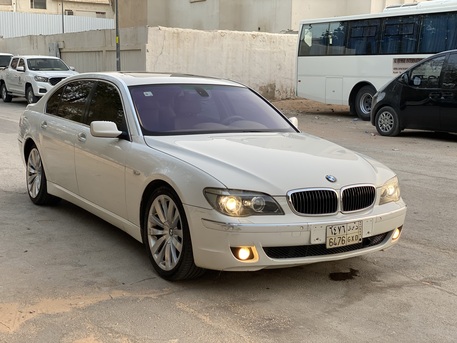 Al Malaz, Vehicles, Cars & Trucks , SAR 19000,  Bmw 730,  2006,  Automatic,  200000 KM,  Full Option With Sunroof Just Buy N***luxury Drive***