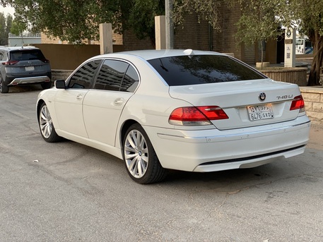 Al Malaz, Vehicles, Cars & Trucks , SAR 19000,  Bmw 730,  2006,  Automatic,  200000 KM,  Full Option With Sunroof Just Buy N***luxury Drive***