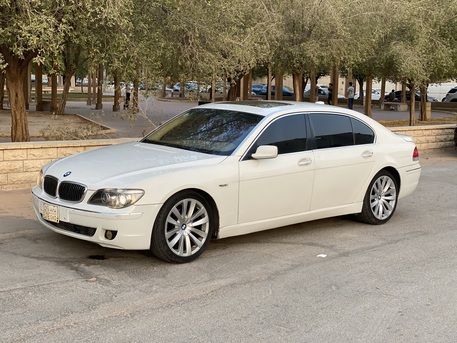 Al Malaz, Vehicles, Cars & Trucks , SAR 19000,  Bmw 730,  2006,  Automatic,  200000 KM,  Full Option With Sunroof Just Buy N***luxury Drive***