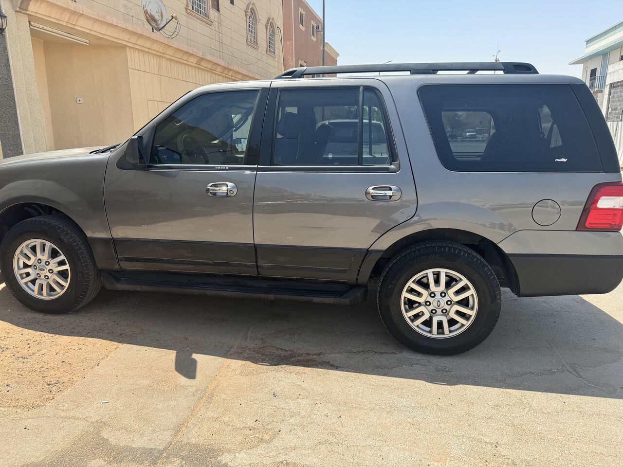 Al Naseem, Vehicles, Cars & Trucks , SAR 38000,  Ford Expedition XLT,  2013,  Automatic,  294000 KM,  Filipino Owner Well Maintained