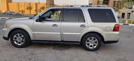 Riyadh, Vehicles, Cars & Trucks , SAR 12000,  Ferrari F 2005,  2005,  Automatic,  420000 KM,  For Sale:  Lincoln Navigator, Clean Condition, For 12,000 Riyals.