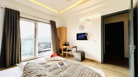 Gurgaon, Apartments, Flats, Houses & Villas, INR 2500/day,  Furnished,  Studio,  350 Sq. Feet,  Deluxe Room With Balcony Sec 38 Gurgaon