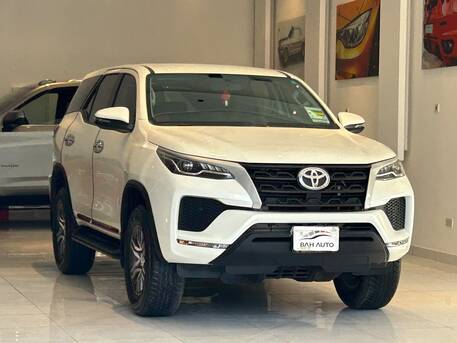 East Riffa, Vehicles, Cars & Trucks , BHD 9900,  Toyota Fortuner,  2022,  Automatic,  25000 KM,   MODEL  FOR SALE