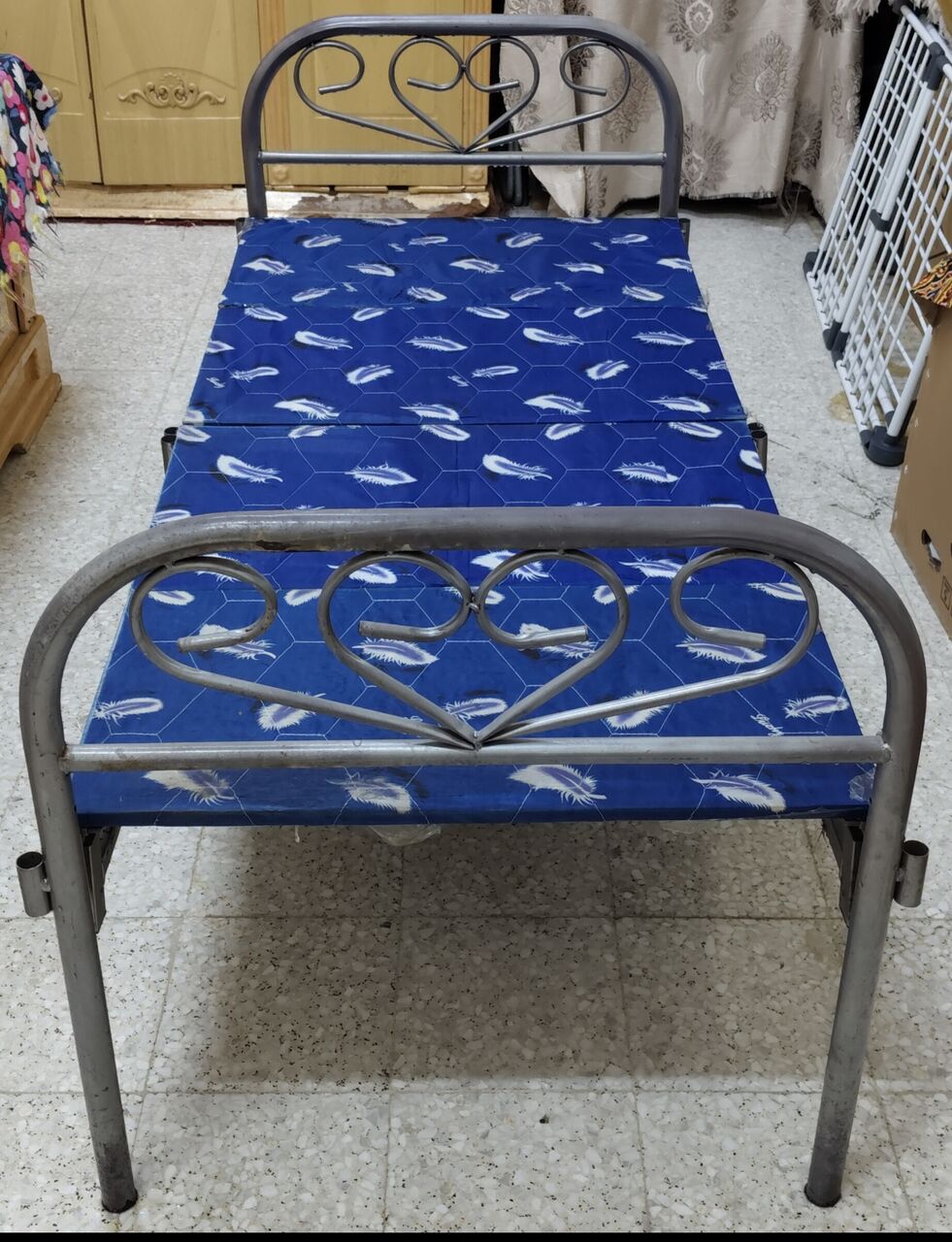 Madinat Al Ummal, Furniture, SAR 350,  Table @200 & Folding Bed With Side Locks For Children @150