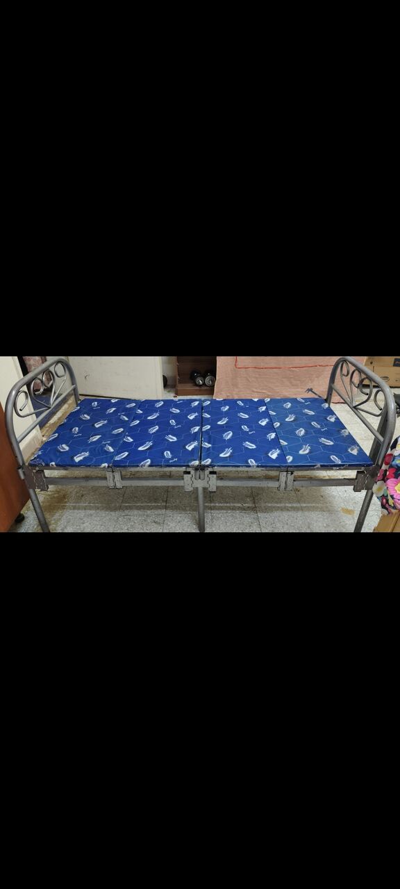 Madinat Al Ummal, Furniture, SAR 350,  Table @200 & Folding Bed With Side Locks For Children @150