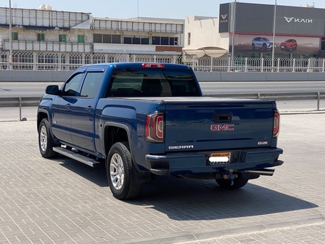 Manama, Vehicles, Cars & Trucks , BHD 7900,  GMC Sierra,  2017,  Automatic,  191550 KM,    (Blue)
