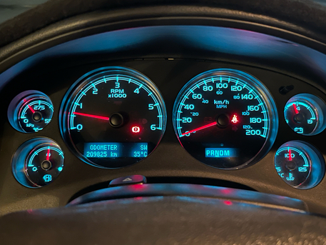 Riyadh, Vehicles, Cars & Trucks , SAR 35000,  GMC Yukon Denali,  2012,  Automatic,  212000 KM,  Yukon Denali Quick Sale Low Mileage