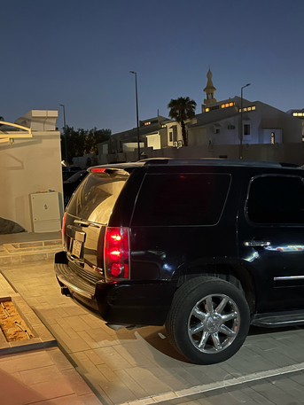 Riyadh, Vehicles, Cars & Trucks , SAR 35000,  GMC Yukon Denali,  2012,  Automatic,  212000 KM,  Yukon Denali Quick Sale Low Mileage