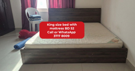 Manama, Furniture, BHD 52,  🌐🌍King Size Bed With Mattress In Good Condition For Sale With Delivery