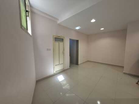 Salmaniya, Apartments, Flats, Houses & Villas, BHD 150/month,  Studio,  Semi-Furnished Studio Flat For Rent In Salmaniya