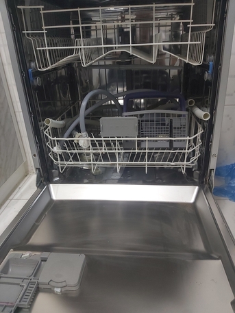 Dammam, Household Items, SAR 500,  Dishwasher Beco Brand  220 V  Five Programs + Metal Base Equipped With Wheels + Water Fill