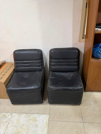Dammam, Appliances, SAR 10,  OFFICE TABLE Chairs Meeting Table Items FOR SALE